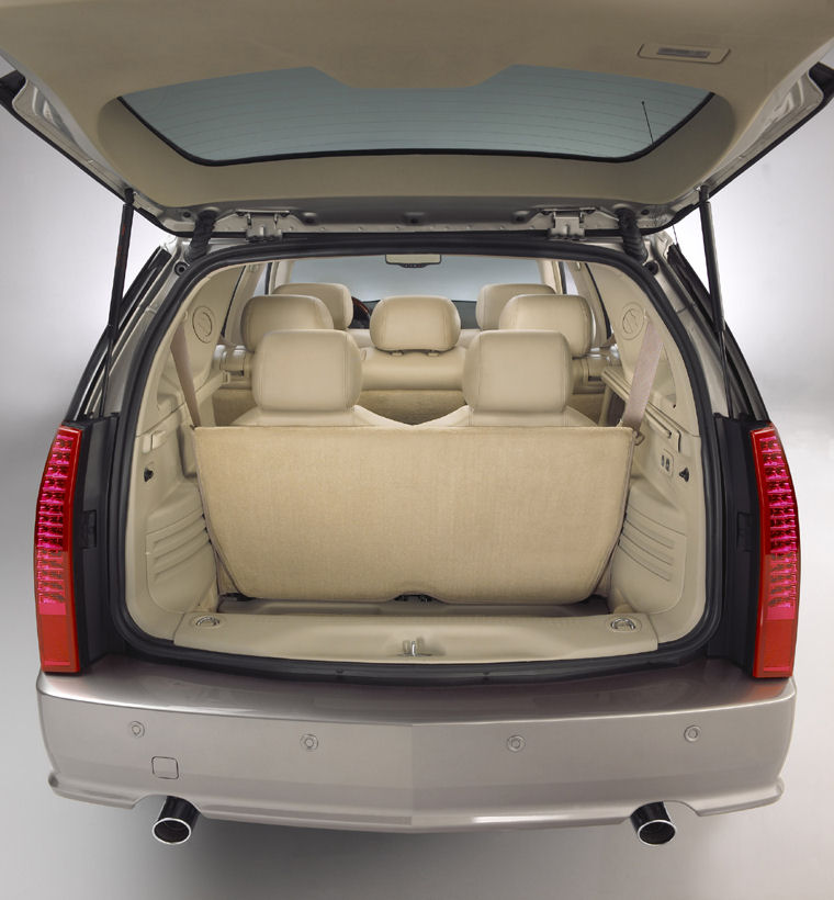 2004 Cadillac SRX Trunk Picture