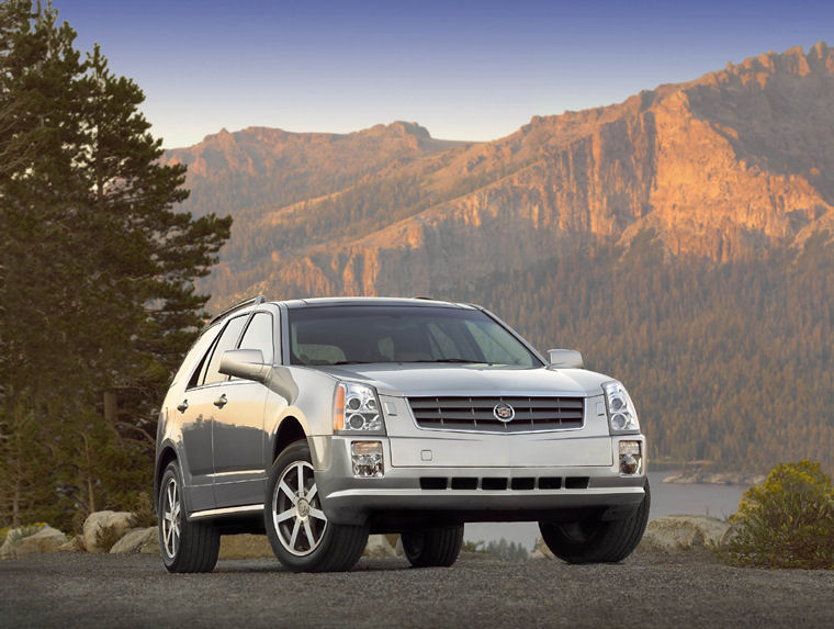 2004 Cadillac SRX Picture