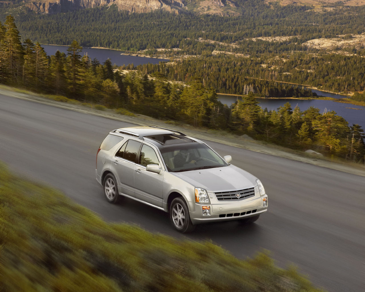 Cadillac SRX Desktop Wallpaper