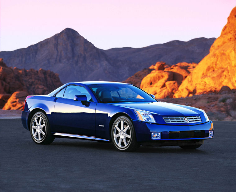 2004 Cadillac XLR Picture