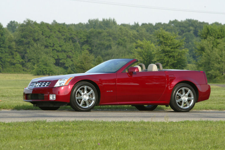 2004 Cadillac XLR Picture