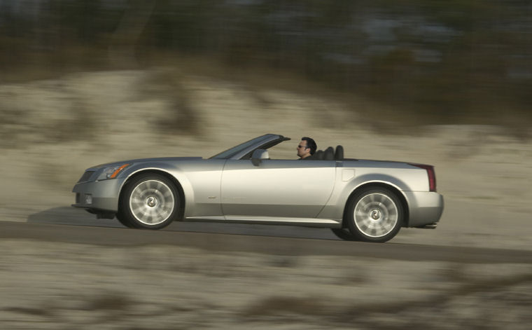 2008 Cadillac XLR-V Picture