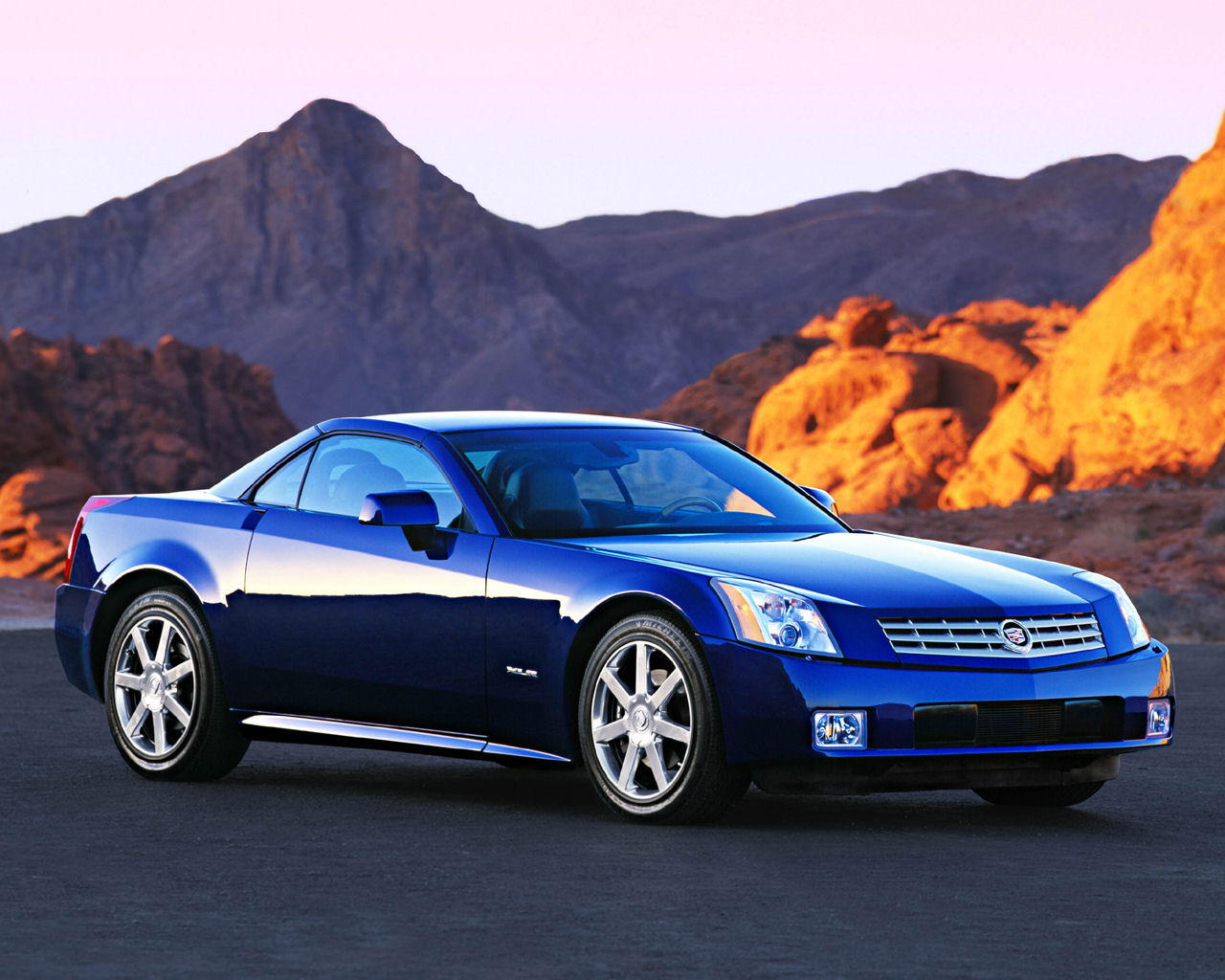 Cadillac XLR Desktop Wallpaper