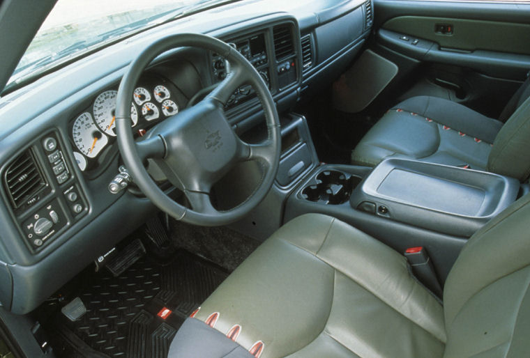 2004 Chevrolet Avalanche Interior Picture