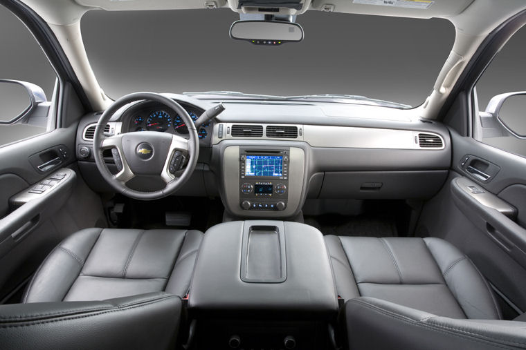 2008 Chevrolet Avalanche Cockpit Picture