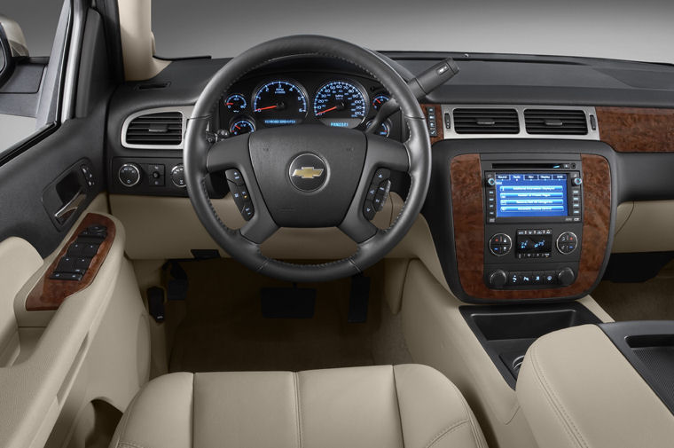 2008 Chevrolet Avalanche Cockpit Picture