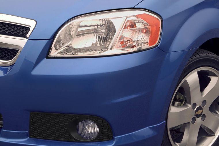 2009 Chevrolet Aveo Sedan Headlight Picture