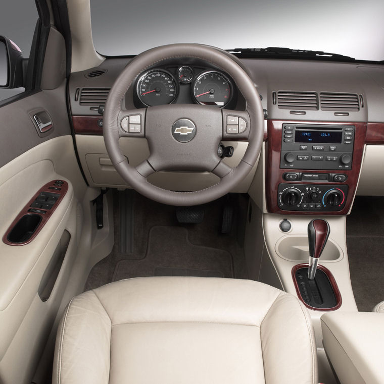 2008 Chevrolet Cobalt Sedan Cockpit Picture