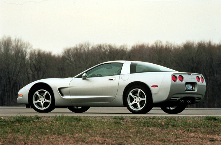 2002 Chevrolet Corvette Coupe Picture