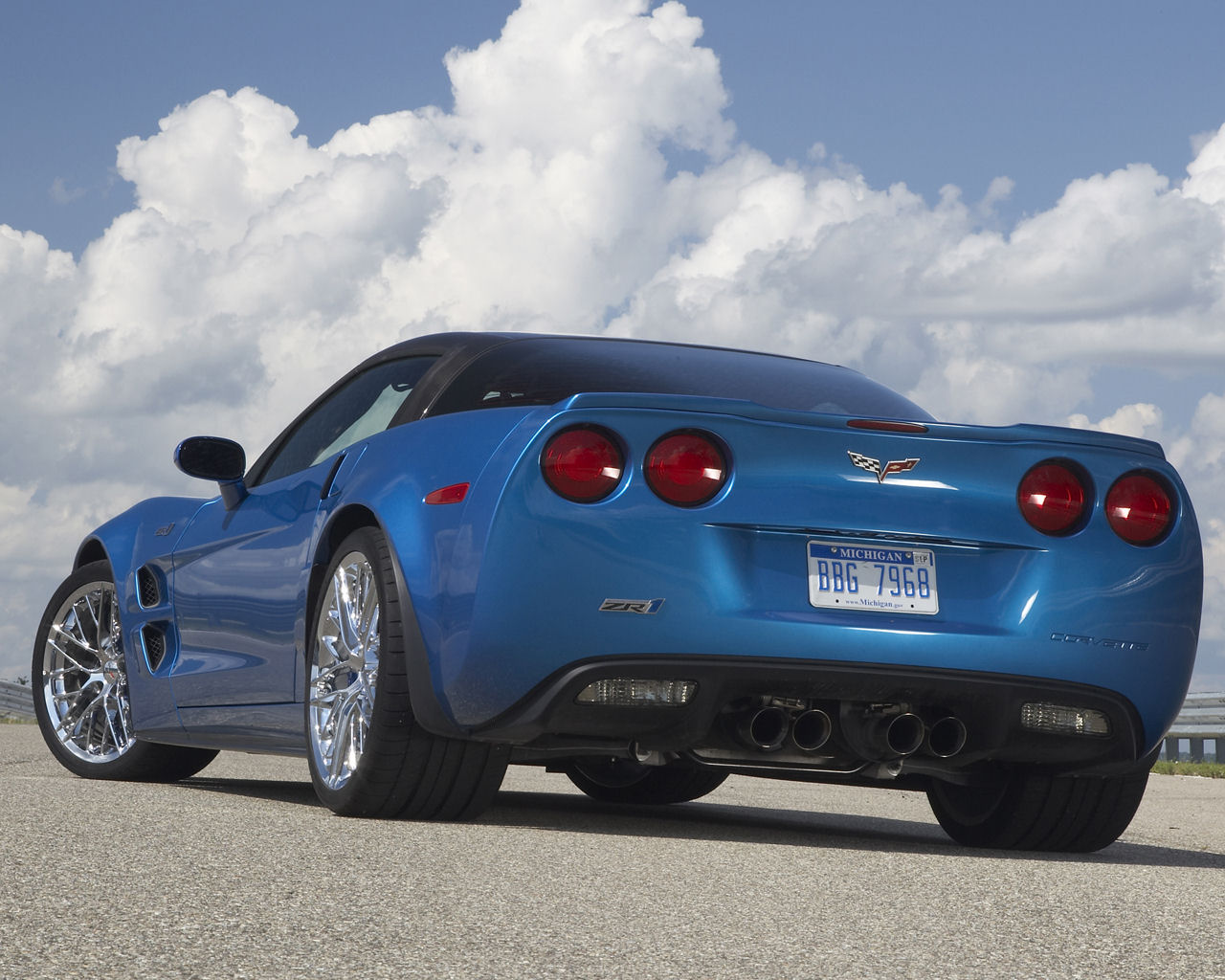 Chevrolet Corvette Desktop Wallpaper