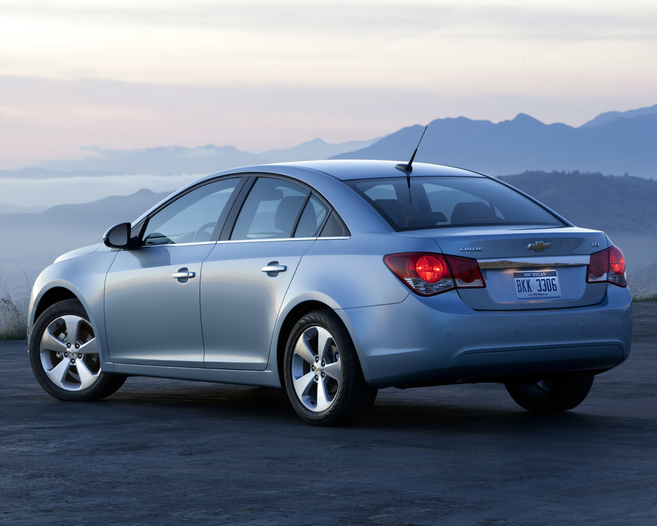 Chevrolet Cruze Desktop Wallpaper