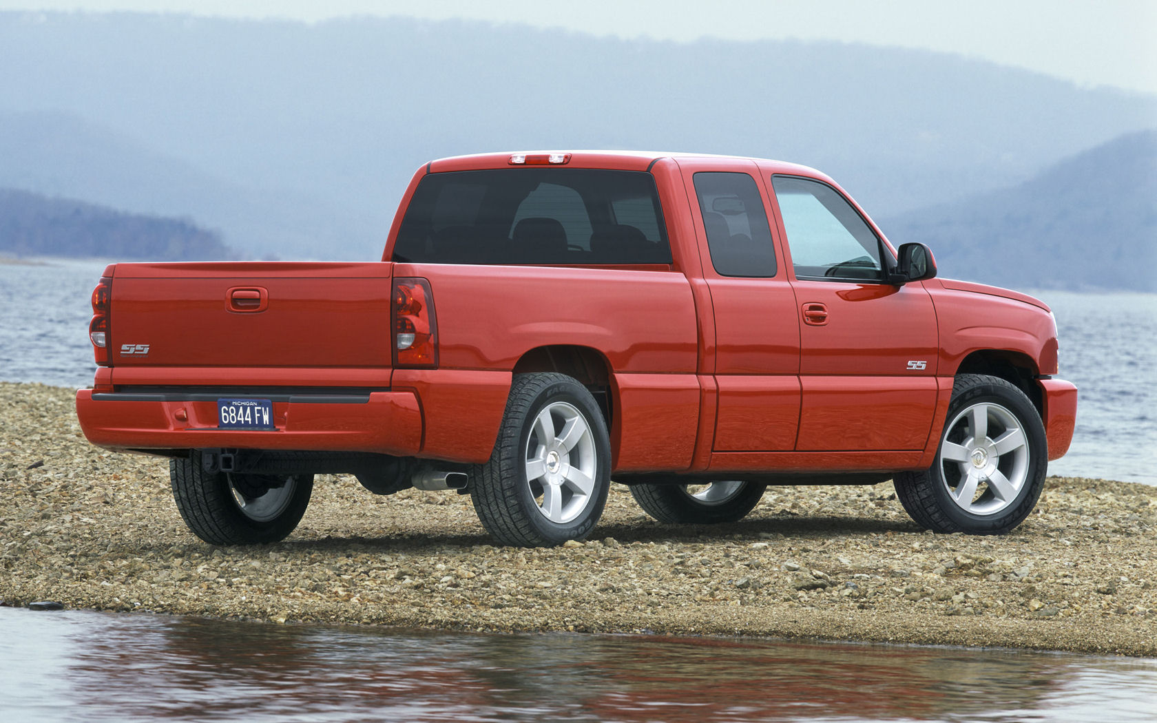 Chevrolet Silverado 1500 Desktop Wallpaper