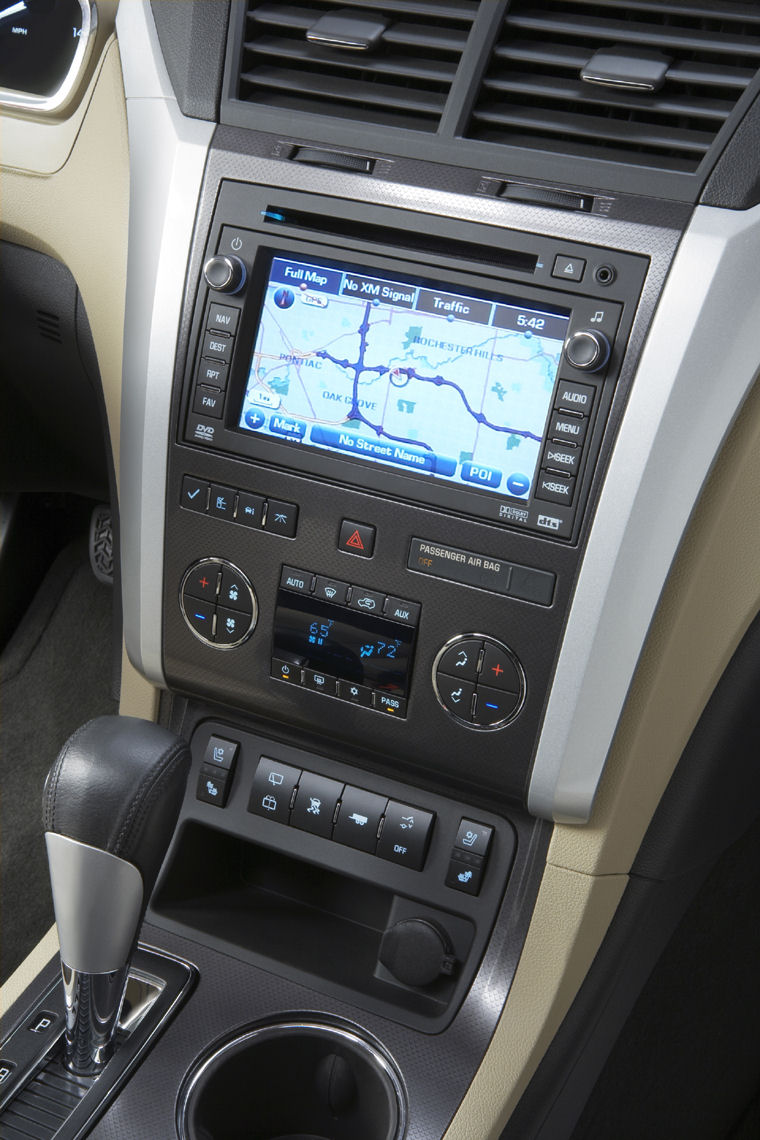 2009 Chevrolet Traverse Center Stack Picture