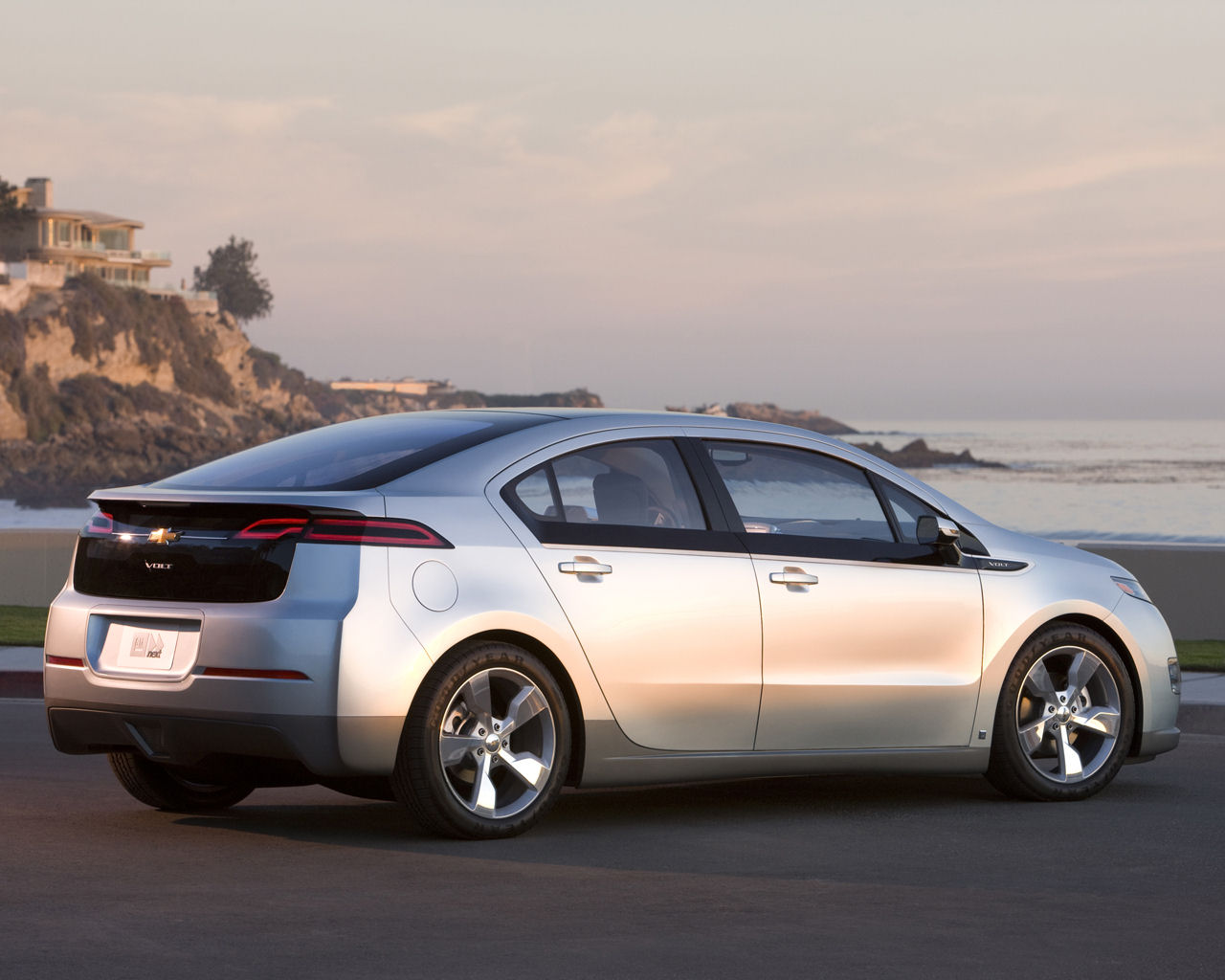 Chevrolet Volt Desktop Wallpaper