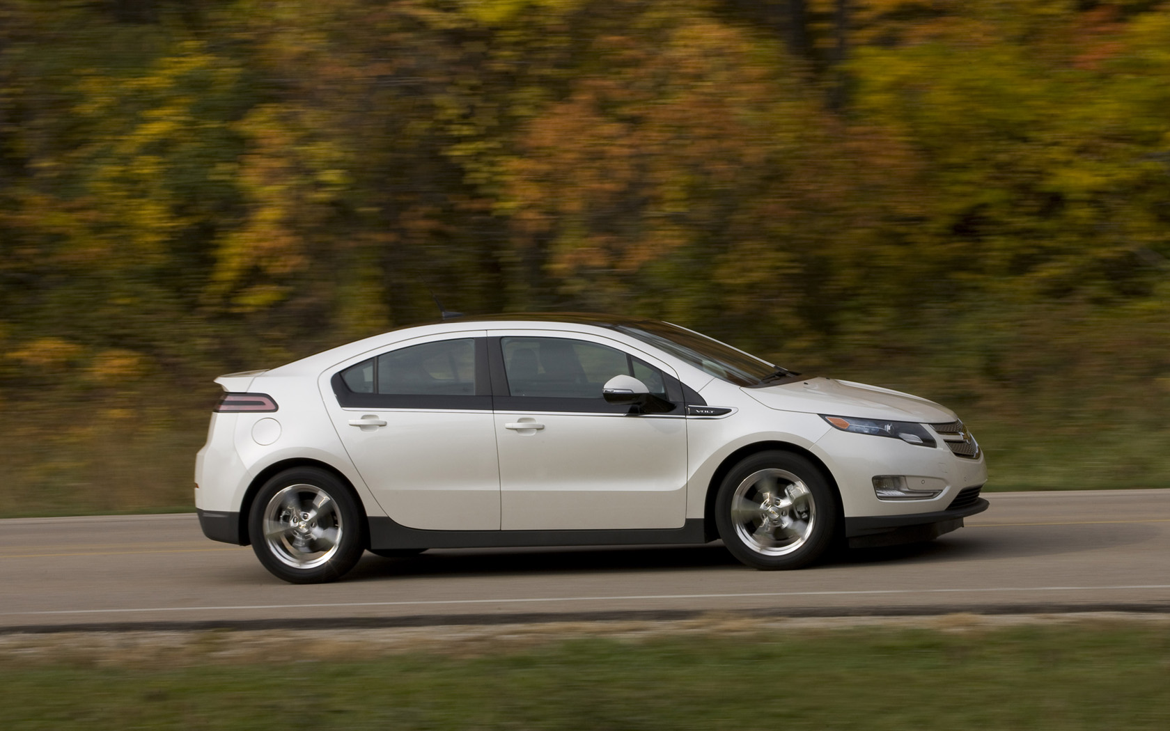 Chevrolet Volt Desktop Wallpaper