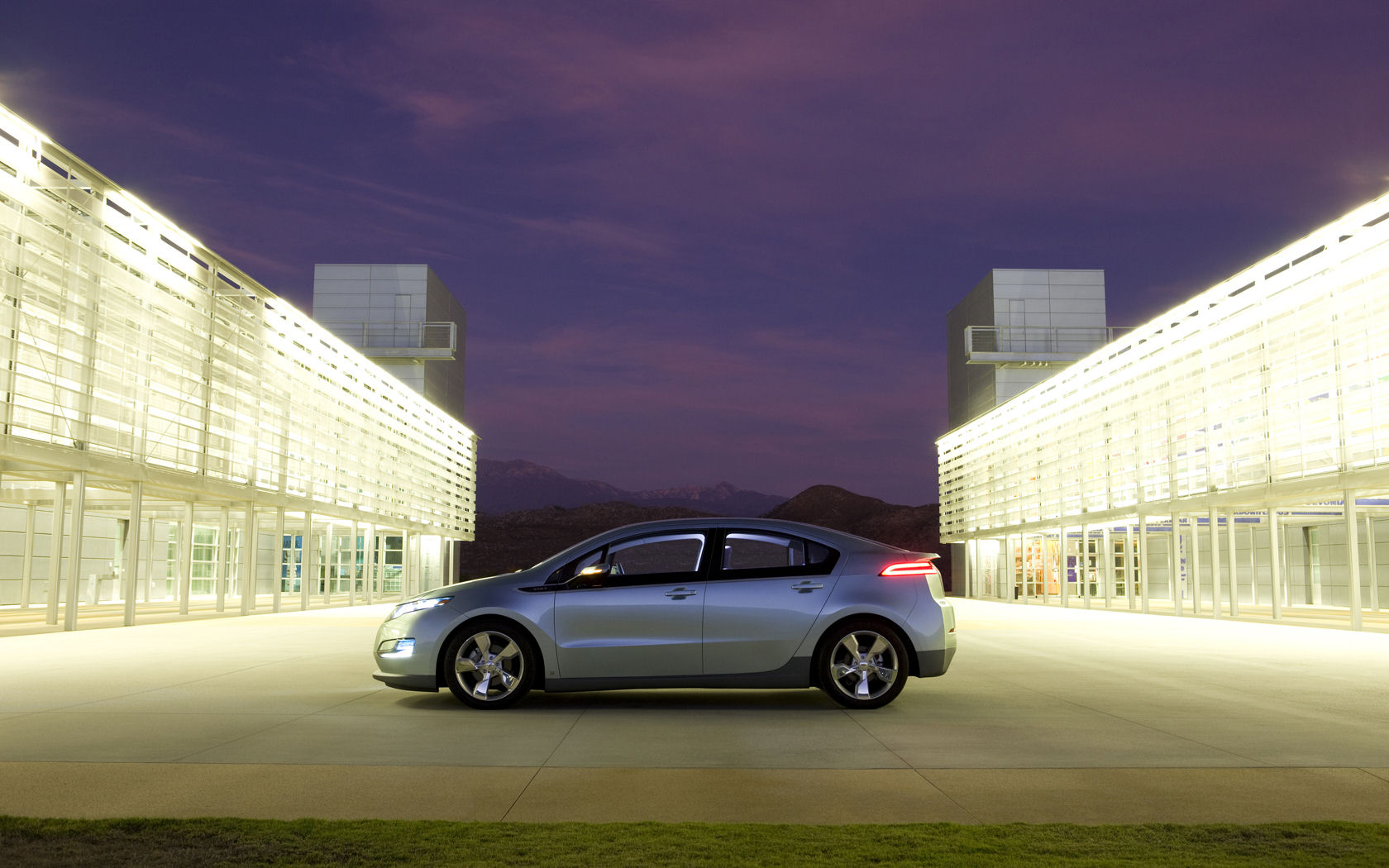 Chevrolet Volt Desktop Wallpaper