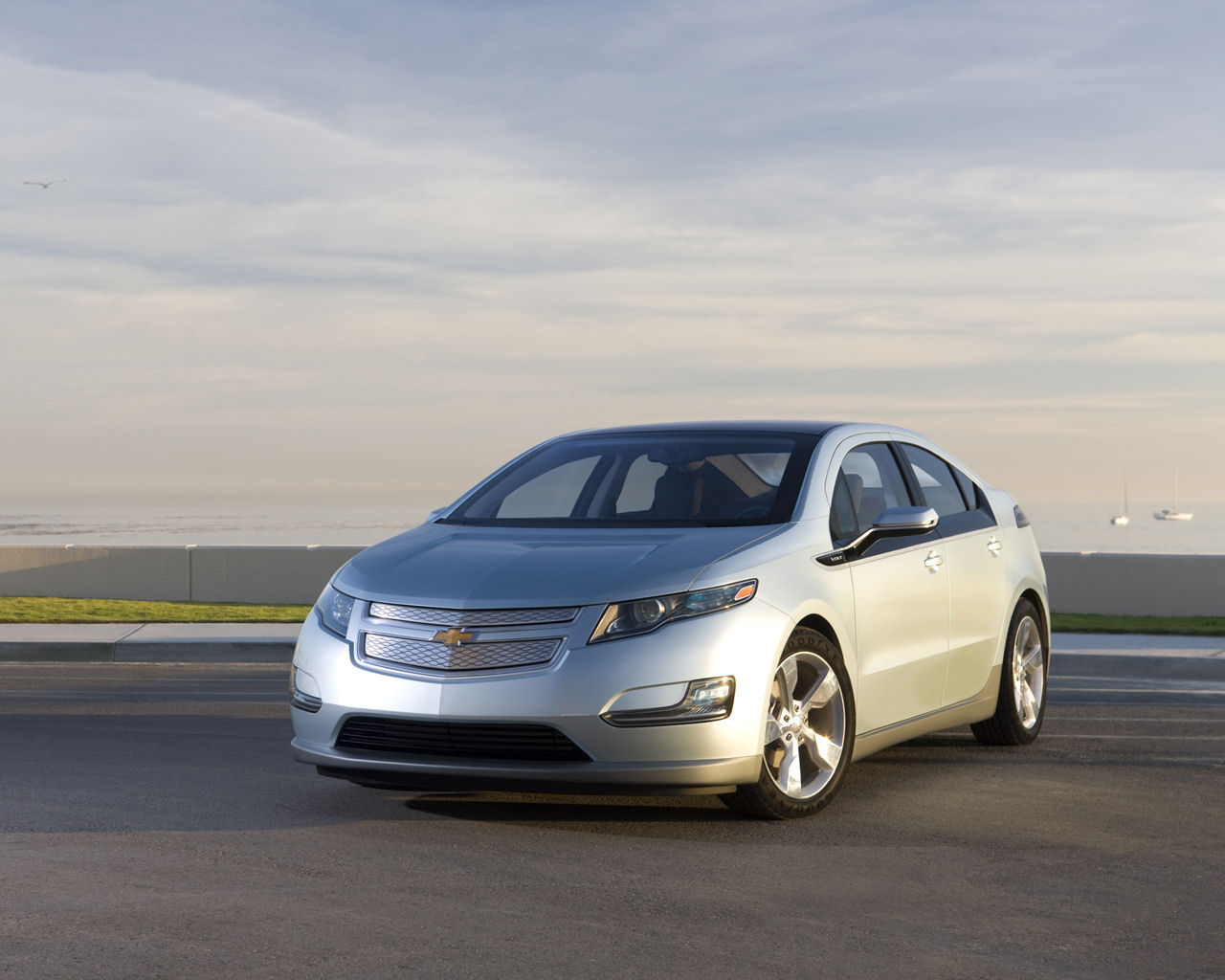 Chevrolet Volt Desktop Wallpaper