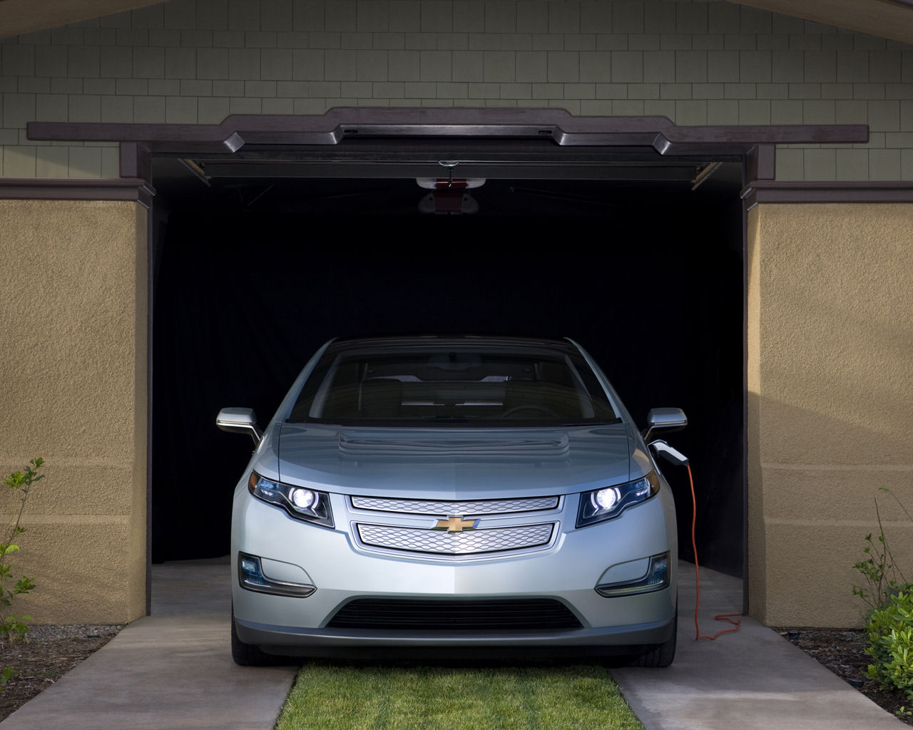 Chevrolet Volt Desktop Wallpaper