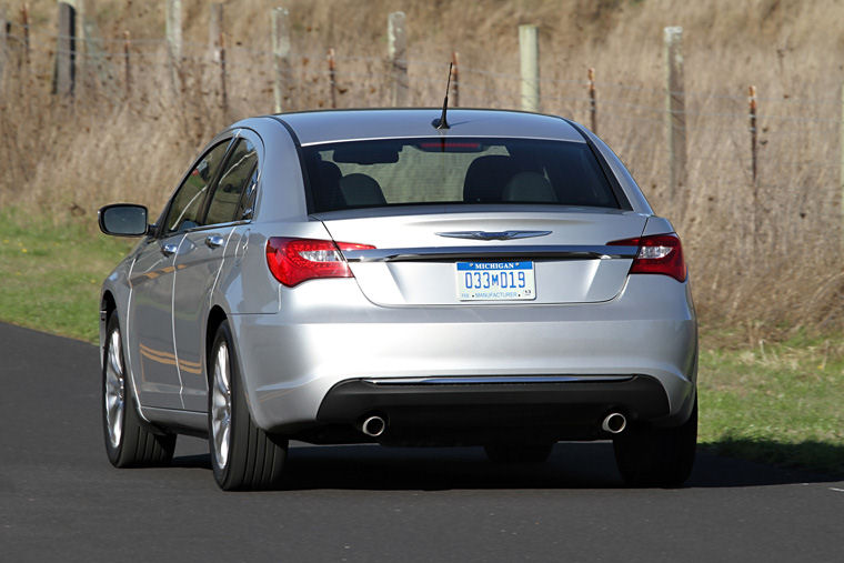 2011 Chrysler 200 Sedan Picture