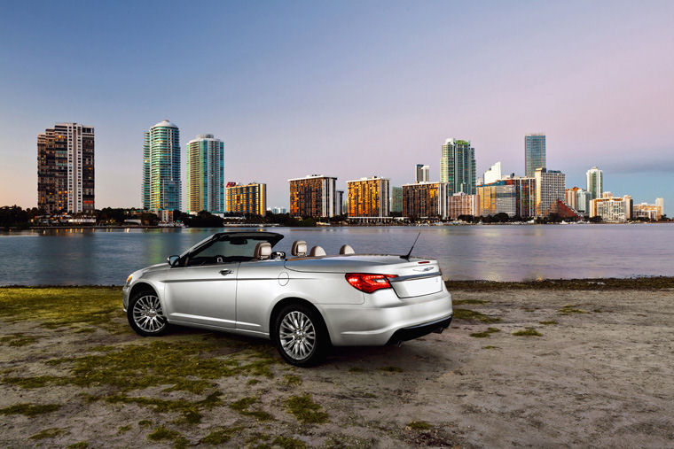 2011 Chrysler 200 Convertible Picture