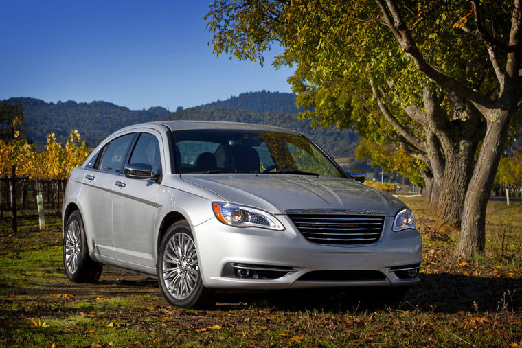 2011 Chrysler 200 Sedan Picture