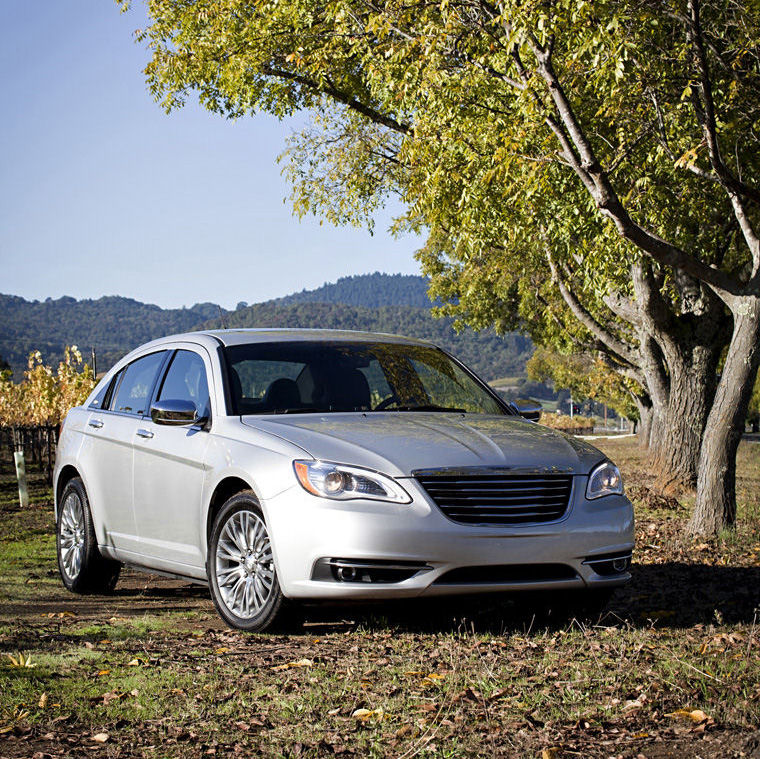 2011 Chrysler 200 Sedan Picture