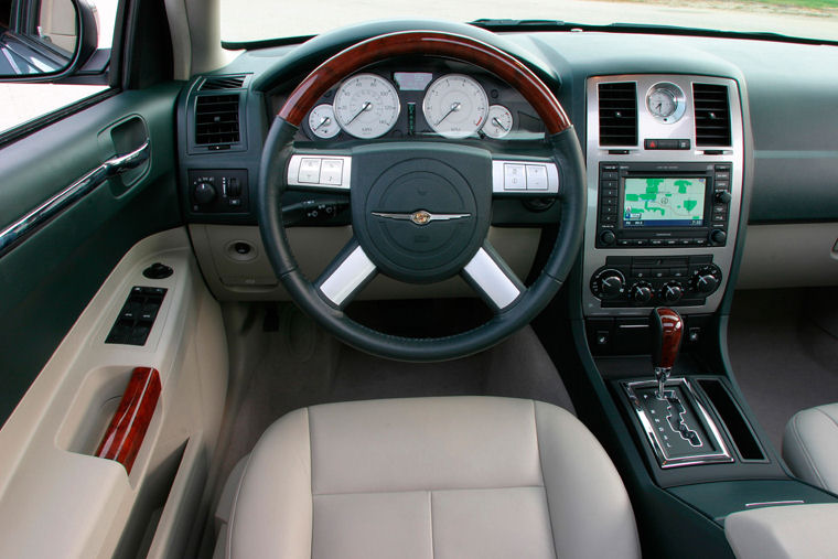 2009 Chrysler 300C Cockpit Picture