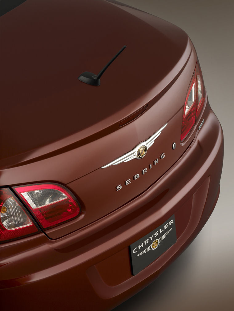 2009 Chrysler Sebring Limited Convertible Tail Lights Picture