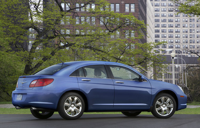 2010 Chrysler Sebring Limited Sedan Picture