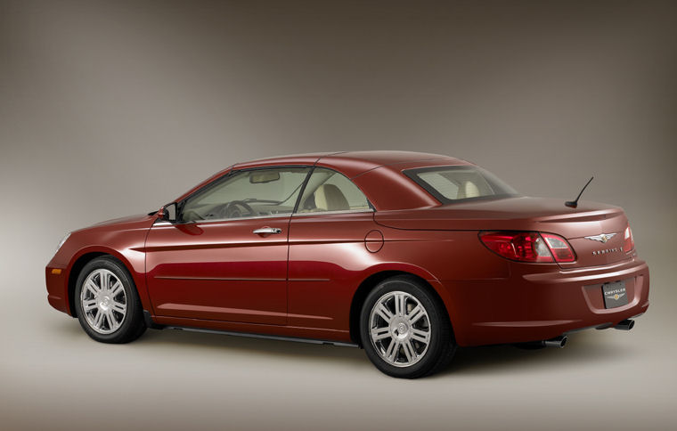 2010 Chrysler Sebring Limited Convertible Picture