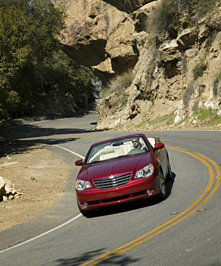 2010 Chrysler Sebring Limited Convertible Picture