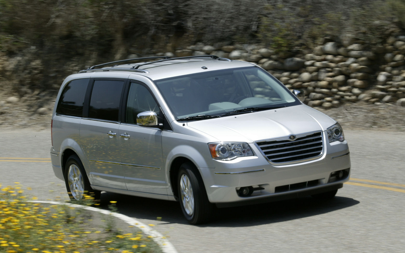 Chrysler Town & Country Desktop Wallpaper