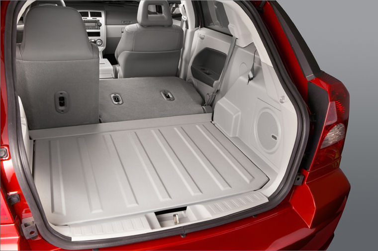 2007 Dodge Caliber Trunk Picture