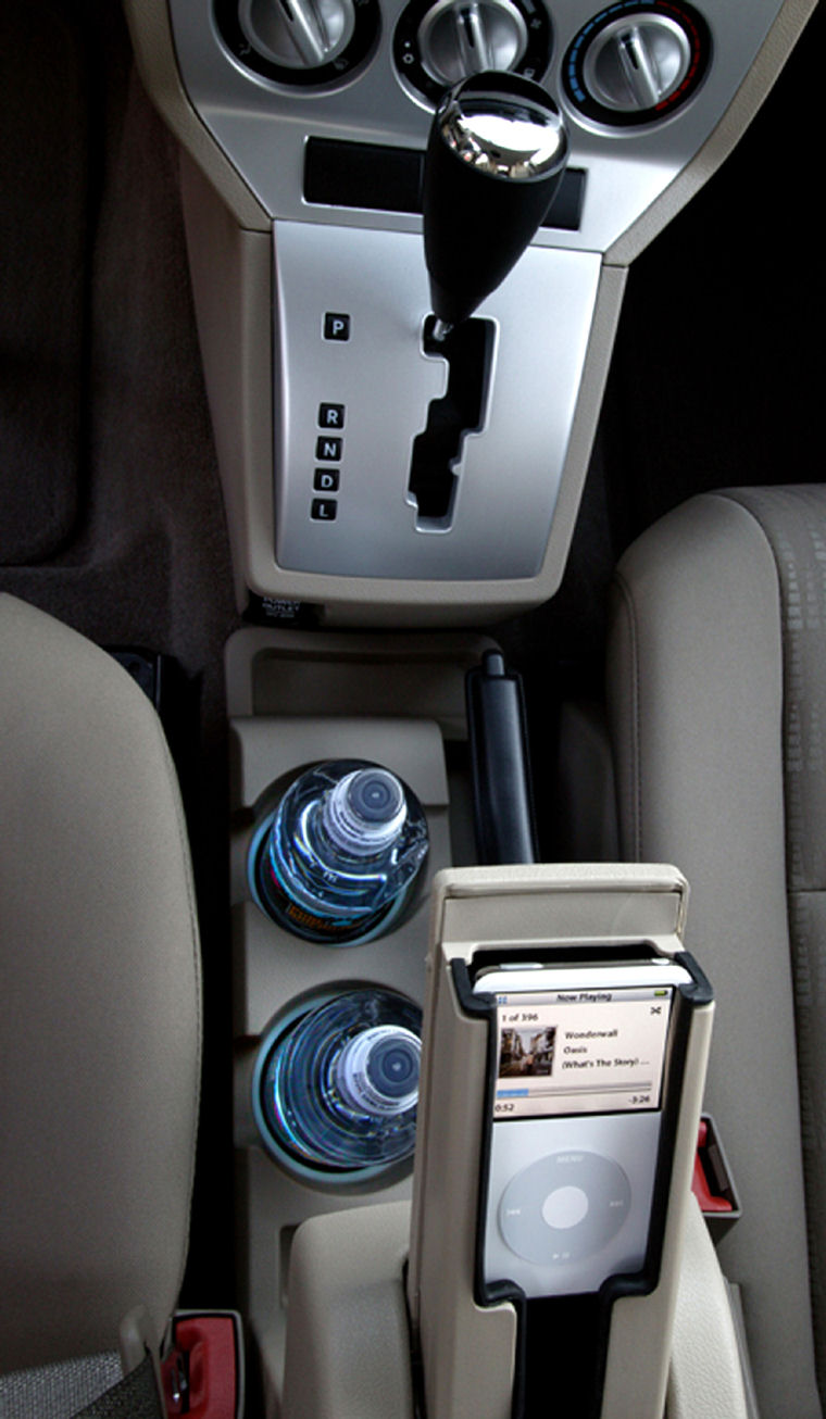 2008 Dodge Caliber Center Console Picture