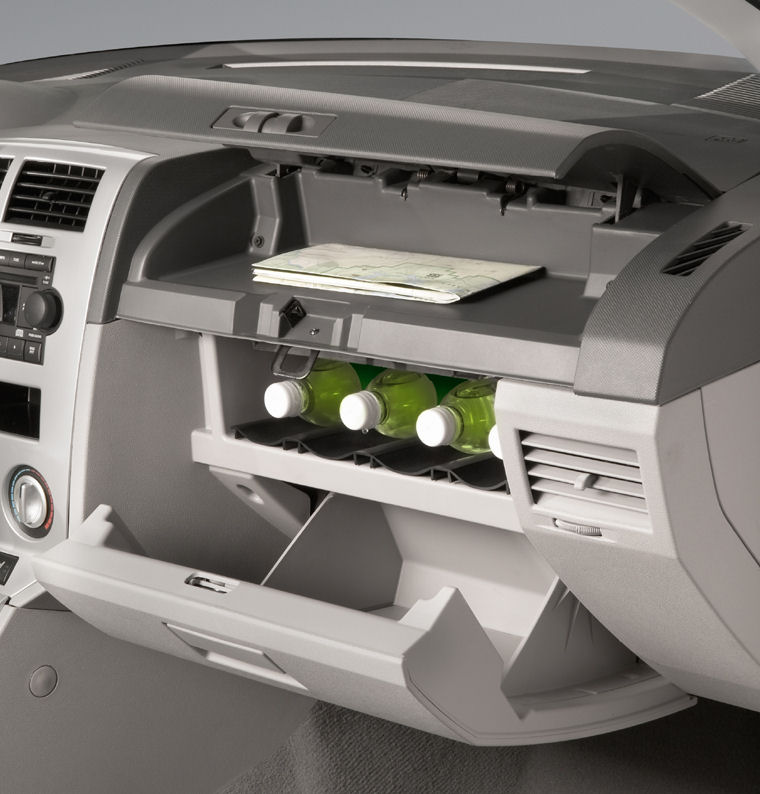 2009 Dodge Caliber Glove Box Picture