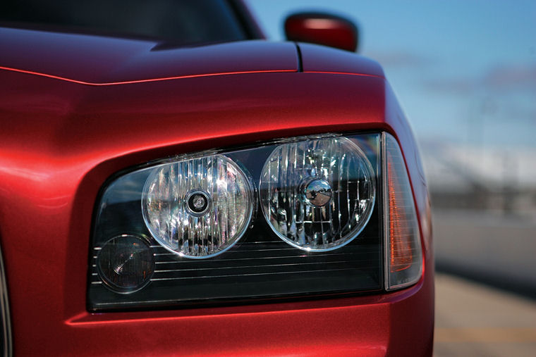 2008 Dodge Charger R/T Headlight Picture