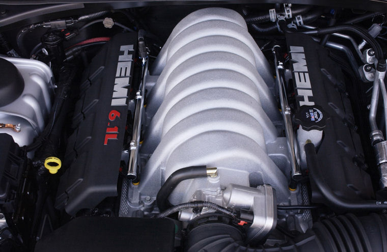 2010 Dodge Charger SRT8 6.1L V8 Hemi Engine Picture