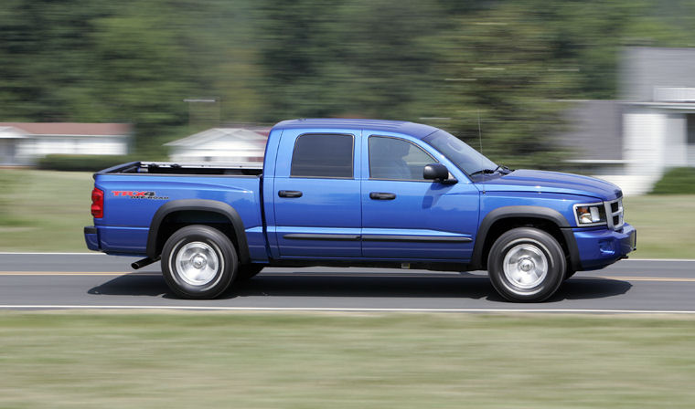 2009 Dodge Dakota Crew Cab Laramie Picture