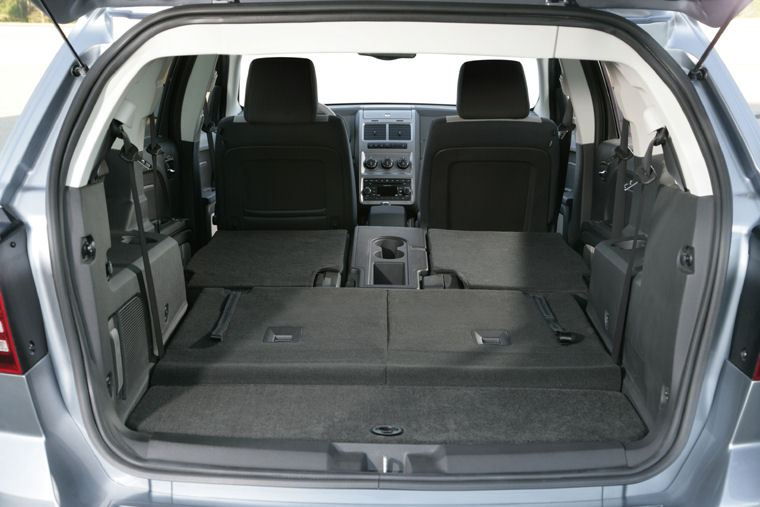 2009 Dodge Journey Trunk Picture