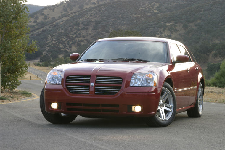 2005 Dodge Magnum Picture