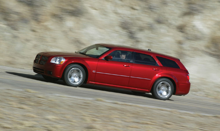 2005 Dodge Magnum Picture