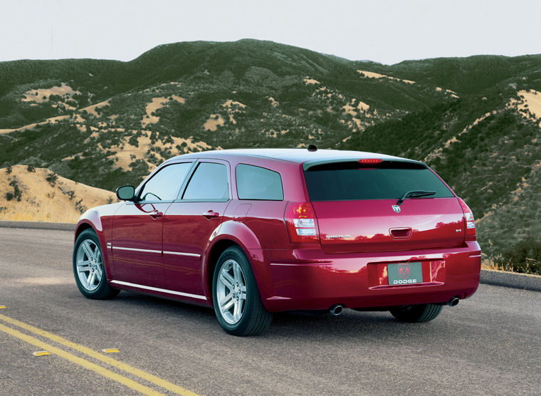 2005 Dodge Magnum Picture