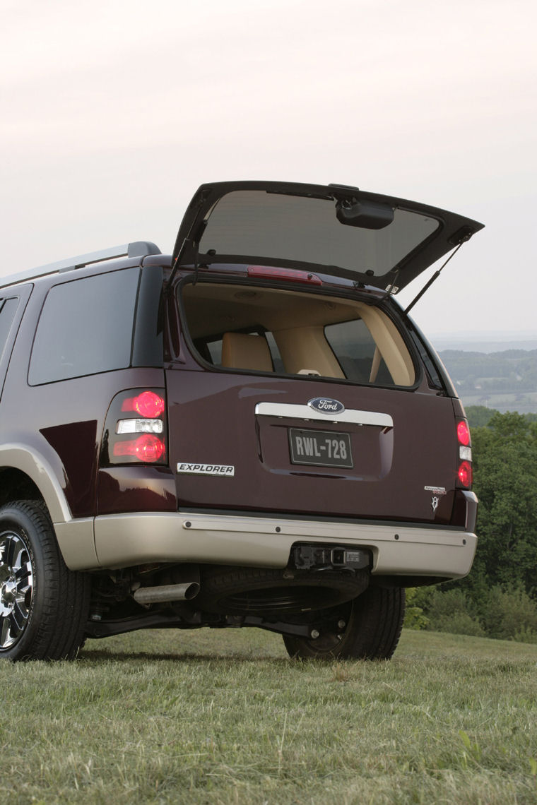 2006 Ford Explorer Eddie Bauer Picture