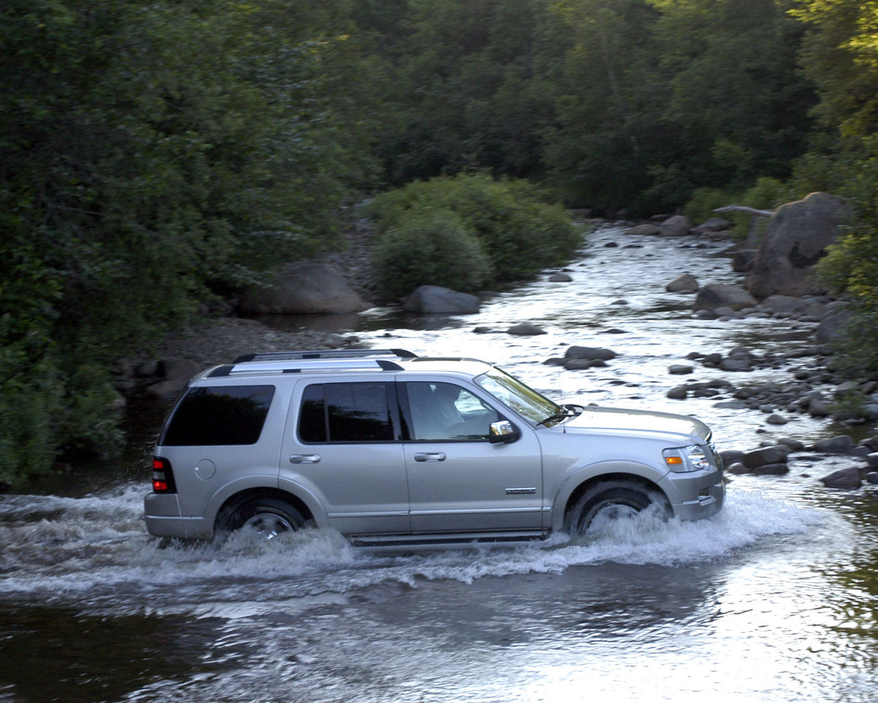 Ford Explorer Desktop Wallpaper