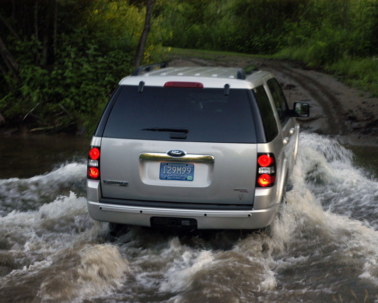 Ford Explorer Desktop Wallpaper