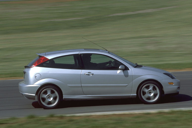 2004 Ford Focus SVT Picture