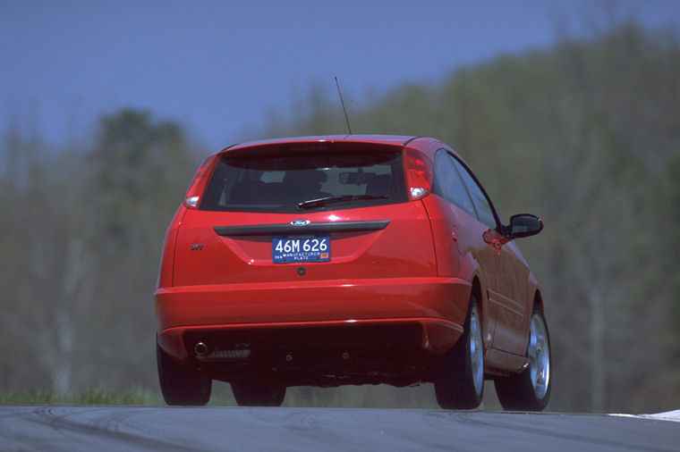 2004 Ford Focus SVT Picture