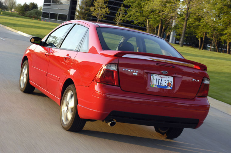 2005 Ford Focus ZX4 ST Picture