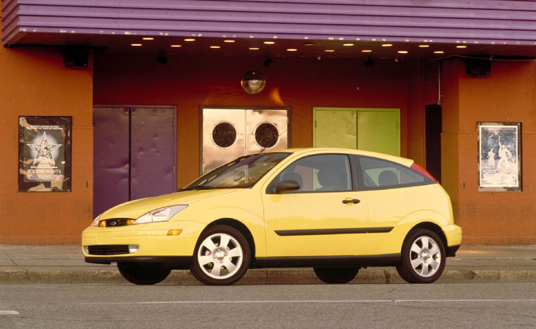 2005 Ford Focus ZX3 Picture