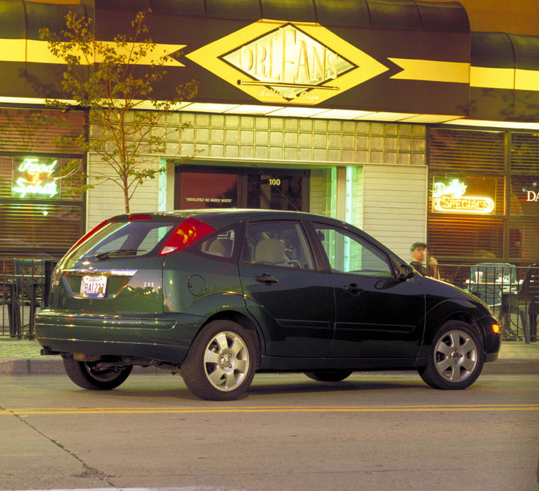 2005 Ford Focus ZX5 Picture